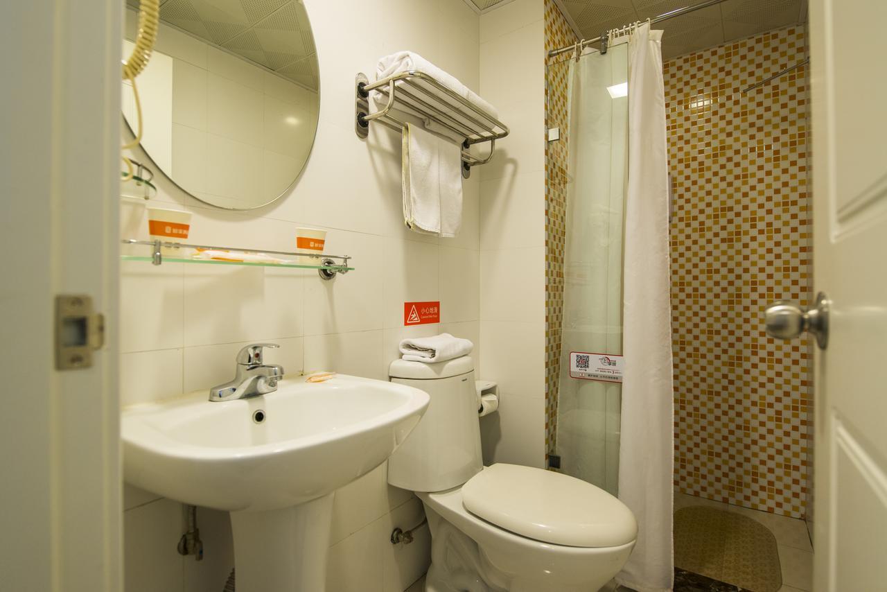 Home Inn Shanghai Century Park Экстерьер фото