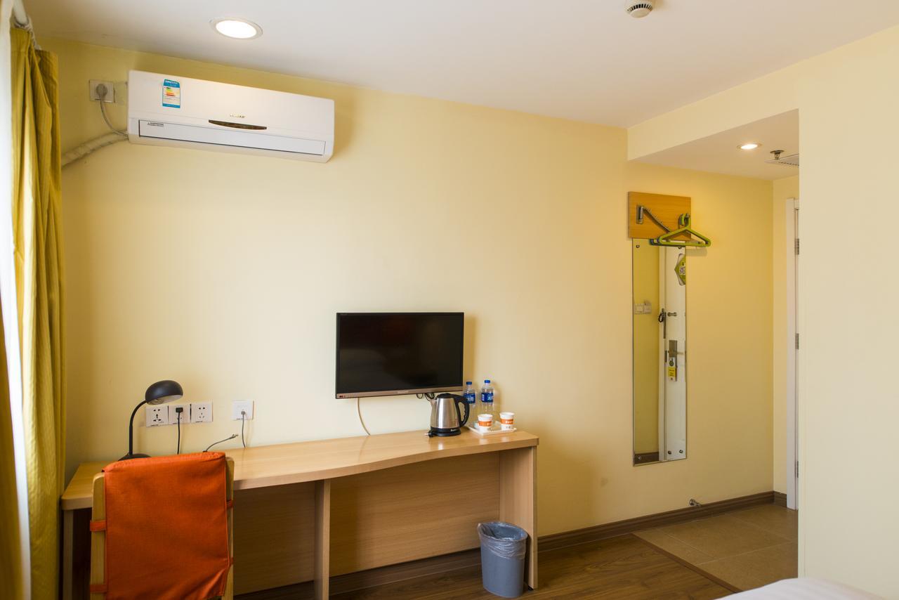 Home Inn Shanghai Century Park Экстерьер фото
