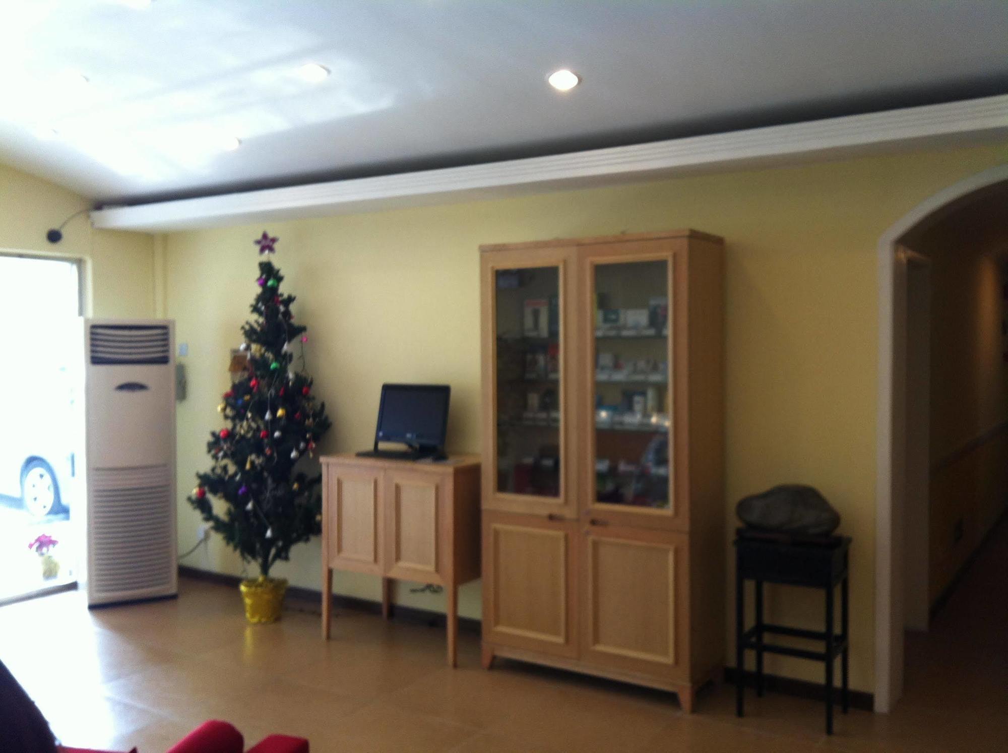 Home Inn Shanghai Century Park Экстерьер фото